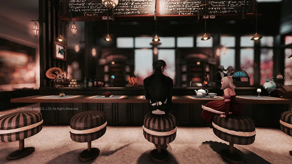 カウンターに座るふたり