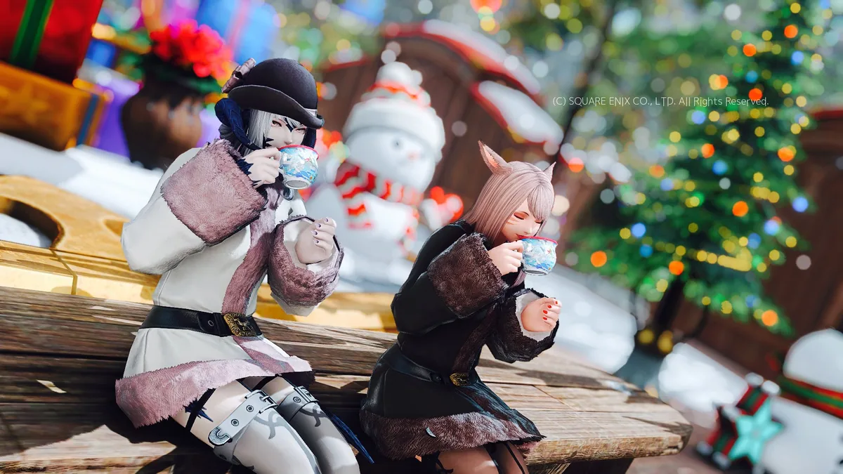 お茶を飲むふたりのアップ